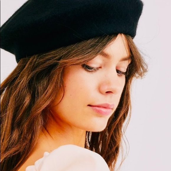 Black Beret 🖤 - Picture 7 of 7